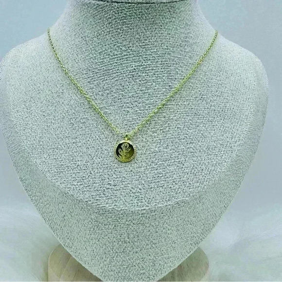 Dainty Elegant Rose Floral Round Pendant Necklace - Picture 5 of 8